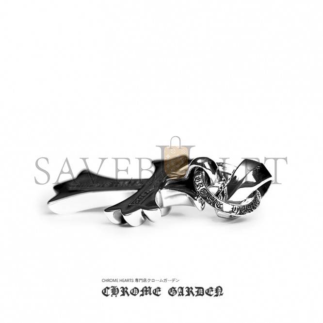 Ch**me He**ts small cross pendant