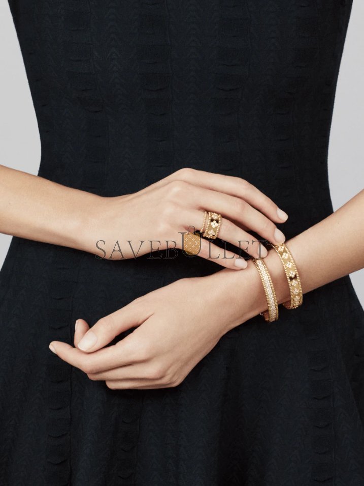 V*N CL*F arpels perlÉe pearls of gold ring, small model - yellow gold vcarn95q00