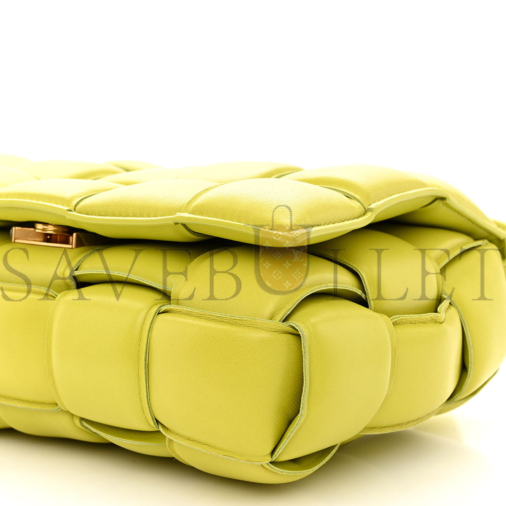 bo*te*ga Ve*ne*ta nappa maxi intreccio padded cassette crossbody bag kiwi (26*18*8cm)