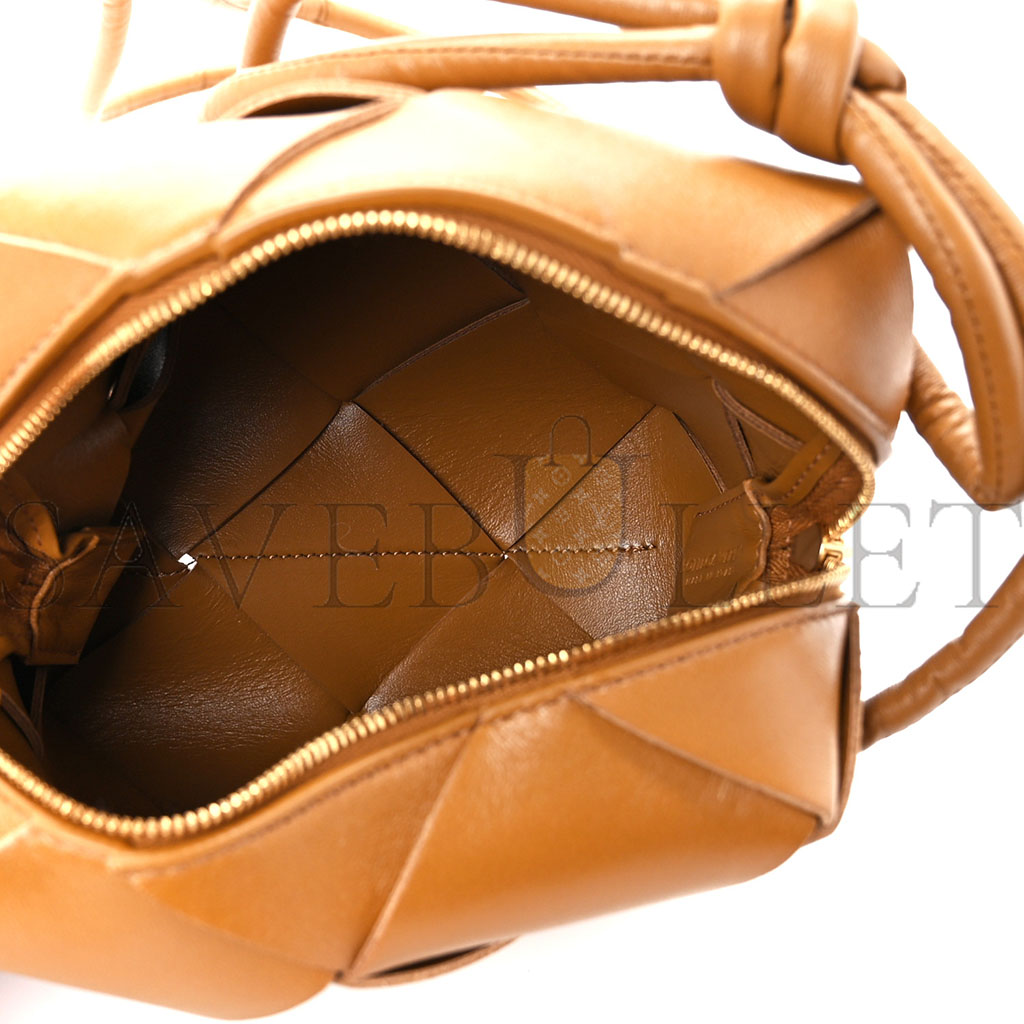 bo*te*ga Ve*ne*ta lambskin maxi intrecciato mini cassette camera bag acorn (15*15*7cm)