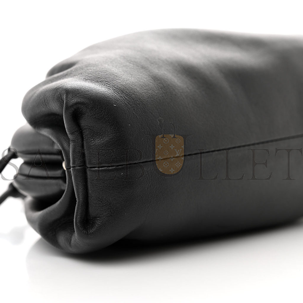 bo*te*ga Ve*ne*ta butter calfskin the mini pouch black (21*12*5cm)