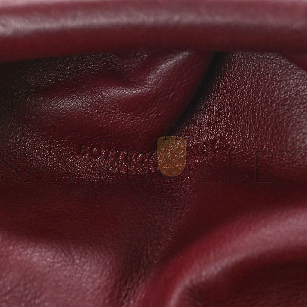 bo*te*ga Ve*ne*ta butter calfskin the mini pouch bordeaux (21*11*5cm)