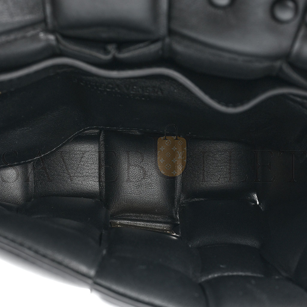 bo*te*ga Ve*ne*ta lambskin maxi intrecciato padded chain cassette crossbody bag black (25*15*8cm)