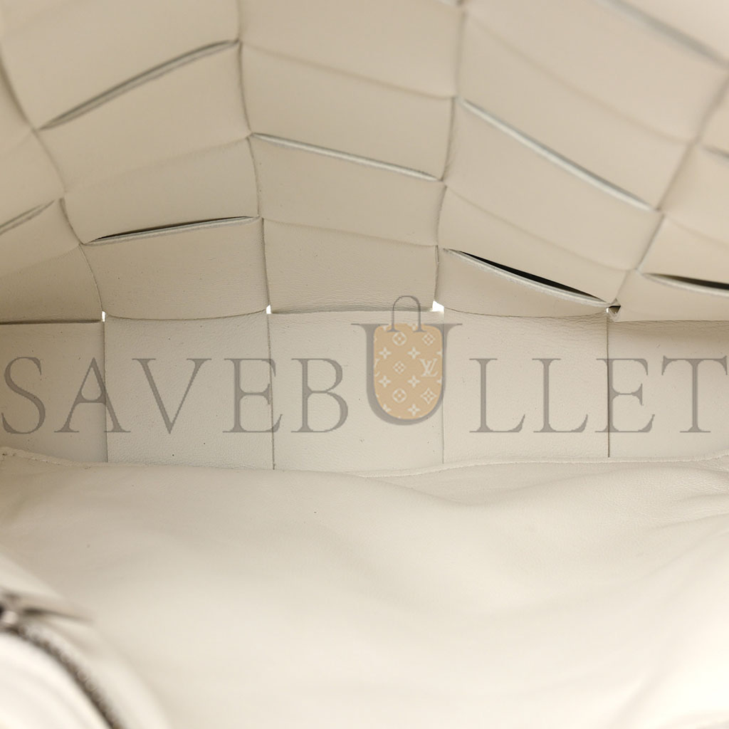 bo*te*ga Ve*ne*ta lambskin maxi intrecciato cassette messenger chalk (26*23*5cm)