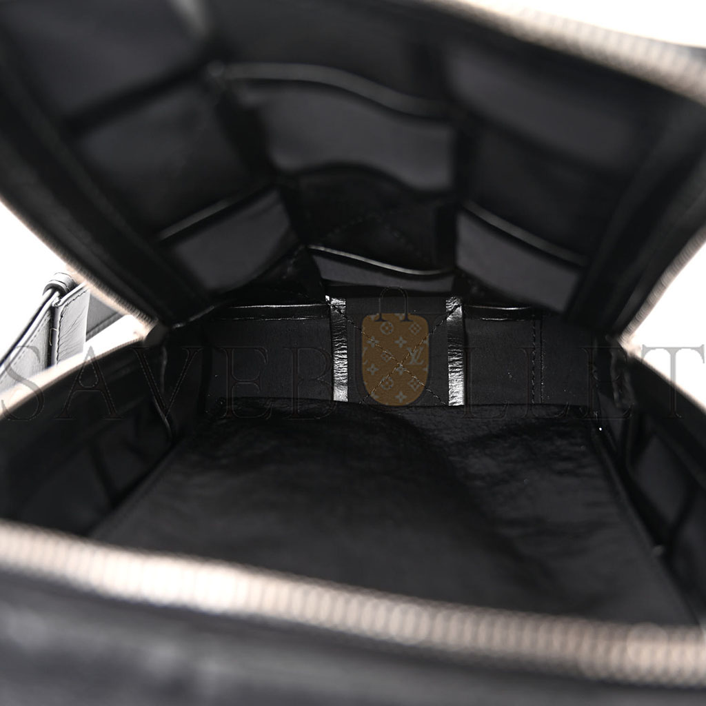 bo*te*ga Ve*ne*ta paper calfskin intreccio mini cassette sling bag black (19*13*5cm)