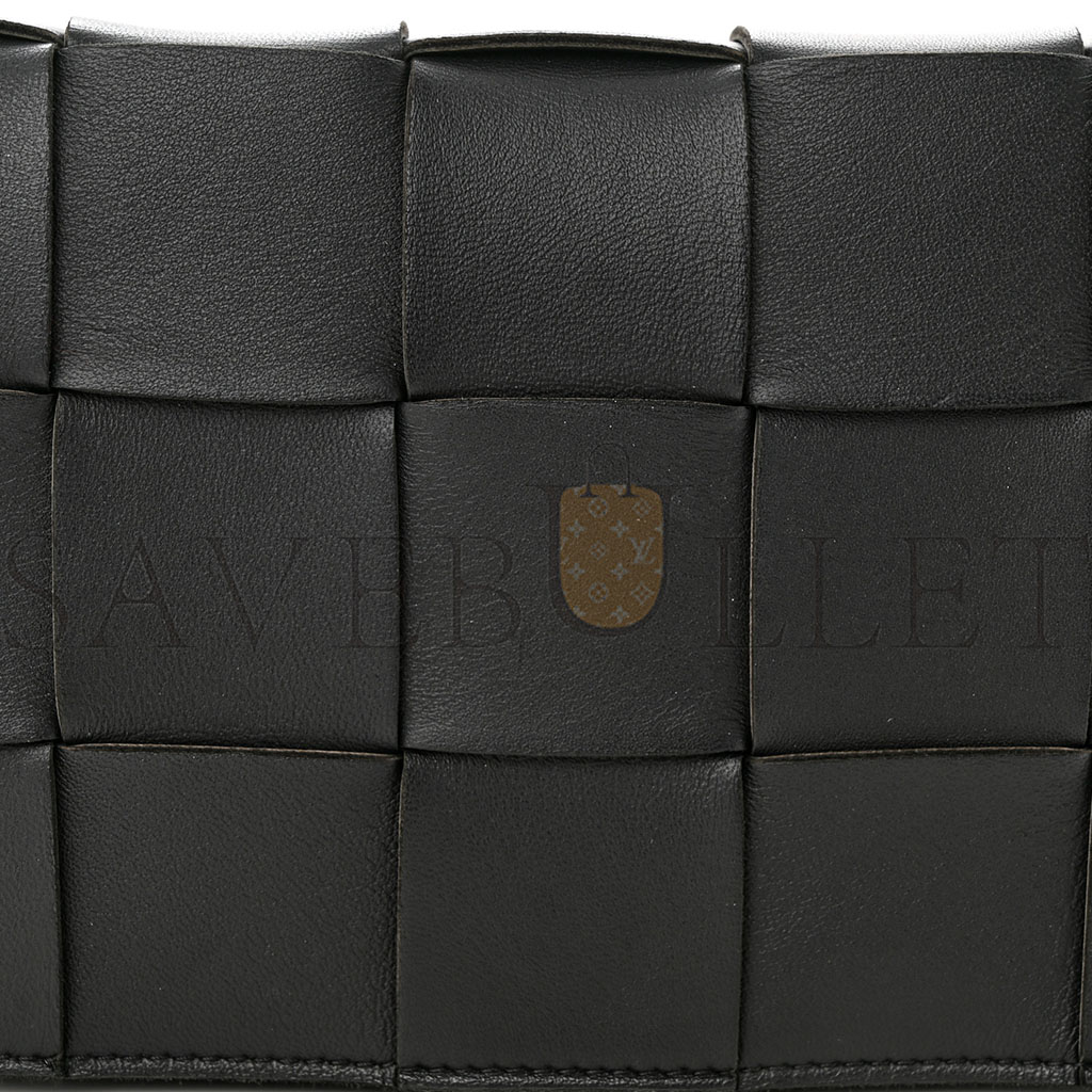 bo*te*ga Ve*ne*ta lambskin maxi intrecciato cassette crossbody bag black (23*15*5.5cm)