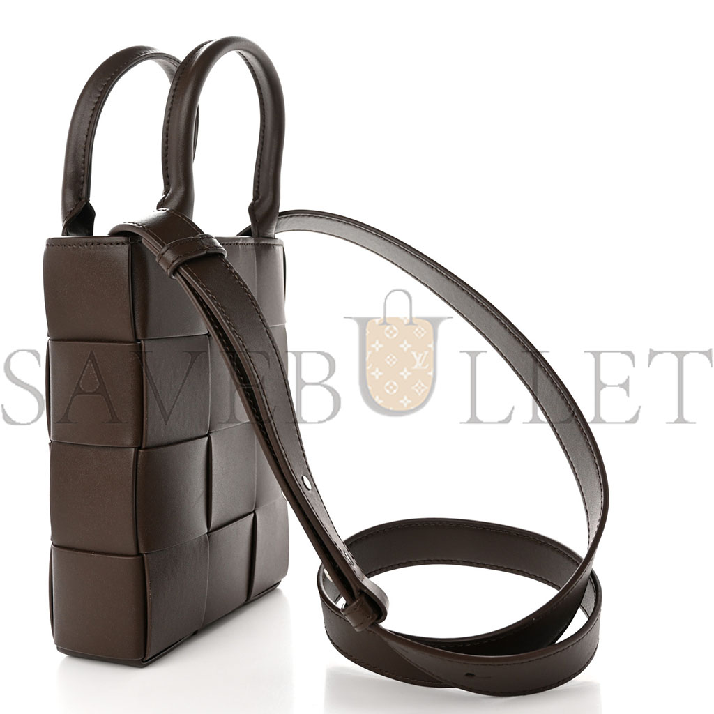 bo*te*ga ve*ne*ta lambskin maxi intrecciato mini N0*H south cassette tote light brown (24*14*5cm)