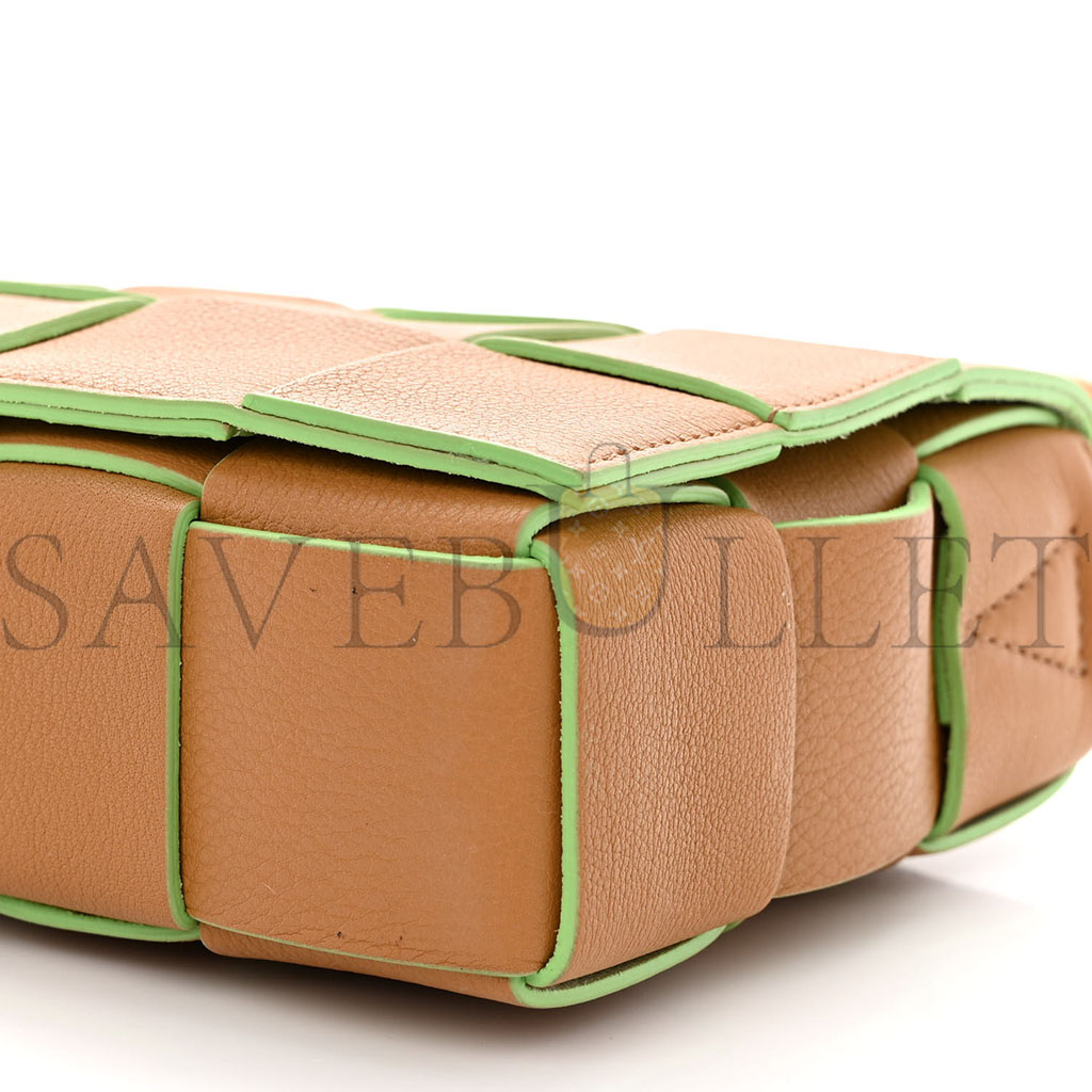 bo*te*ga Ve*ne*ta grained calfskin maxi intrecciato cassette crossbody bag caramel pistachio (23*15*5.5cm)