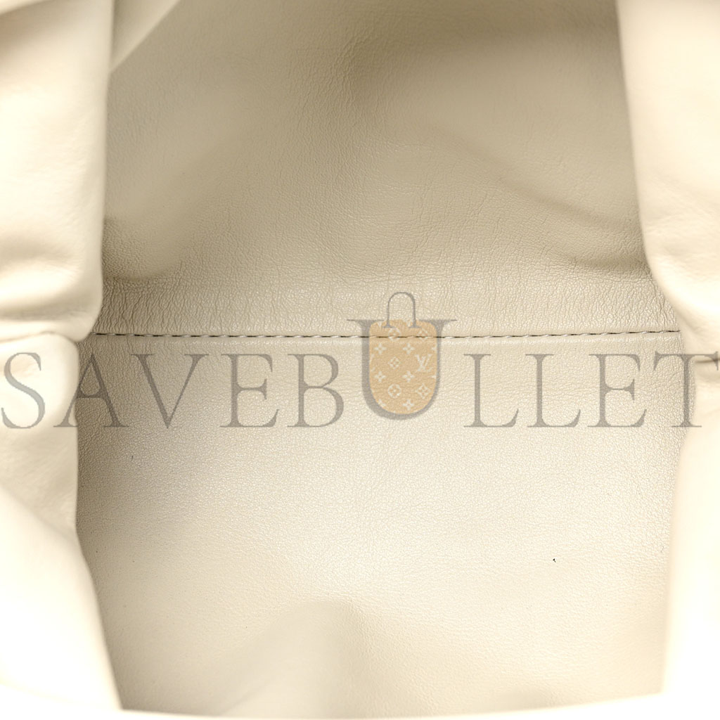 bo*te*ga Ve*ne*ta butter calfskin the mini pouch chalk (21*11*5cm)