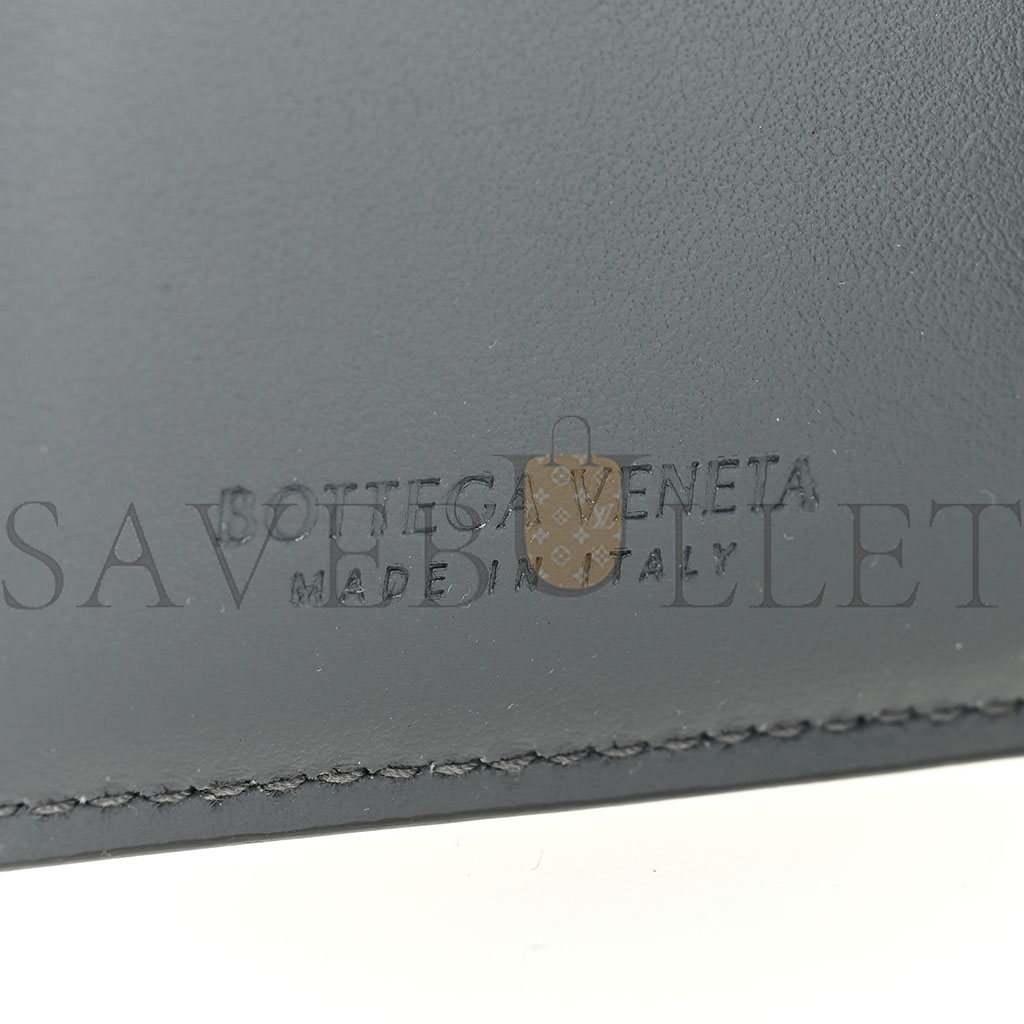 bo*te*ga Ve*ne*ta nappa maxi intrecciato medium cassette bifold zip wallet thunder (15*12*1cm)