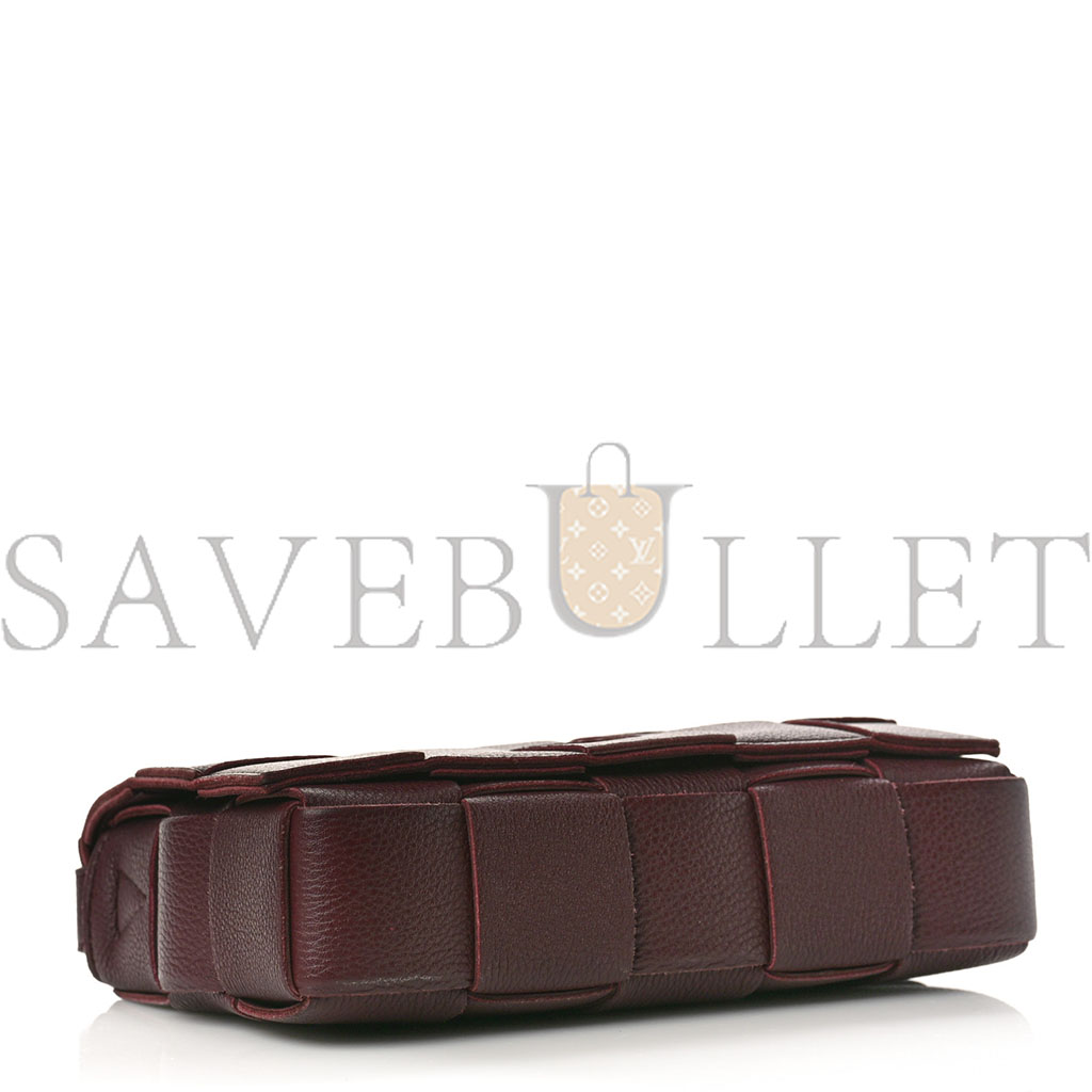 bo*te*ga Ve*ne*ta grained calfskin maxi intrecciato cassette crossbody bag bordeaux (23*15*5.5cm)