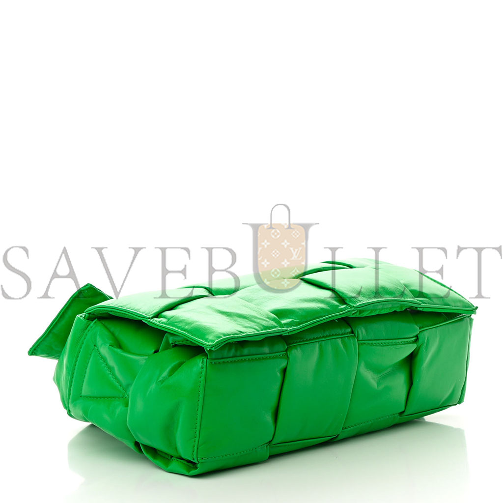 bo*te*ga Ve*ne*ta paper calfskin intrecciato padded medium cassette parakeet (29*16*8cm)