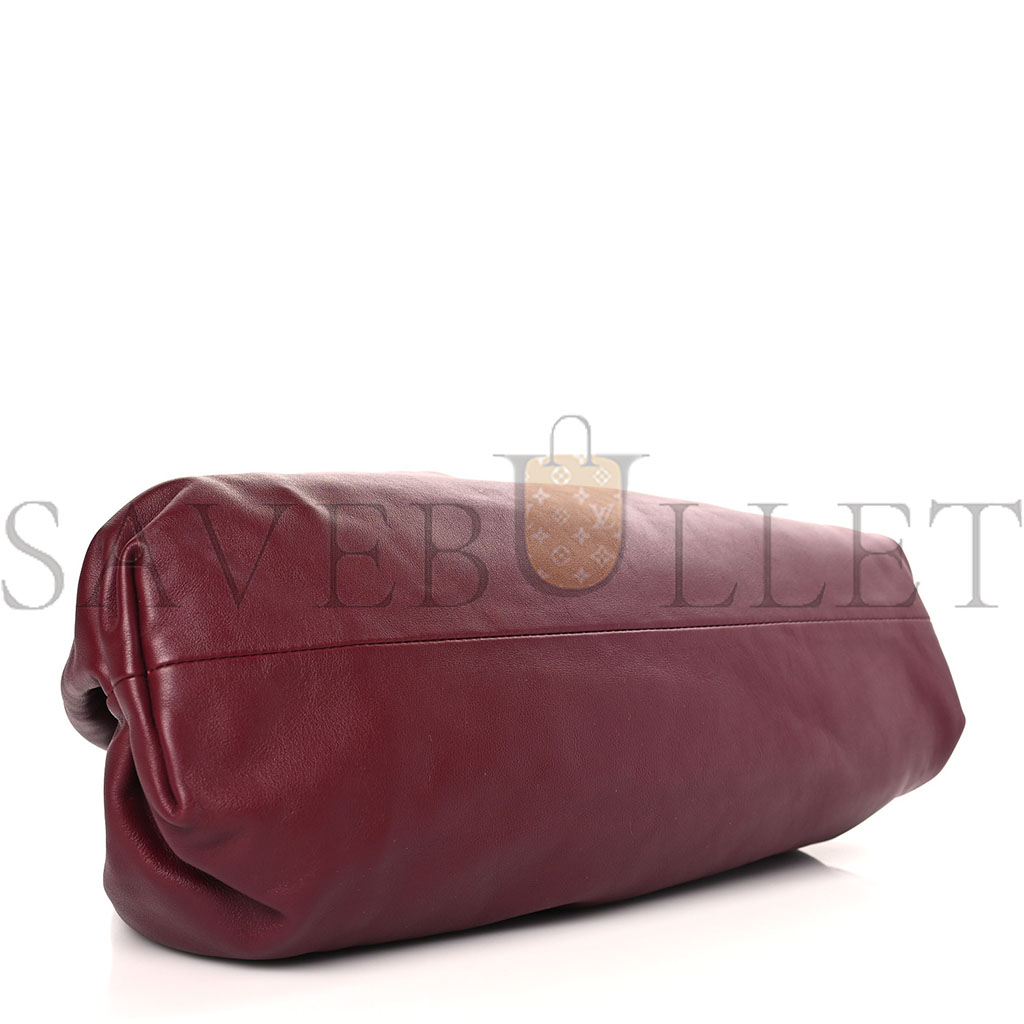 bo*te*ga Ve*ne*ta smooth butter calf the pouch oversized clutch bordeaux (37*21*8cm)