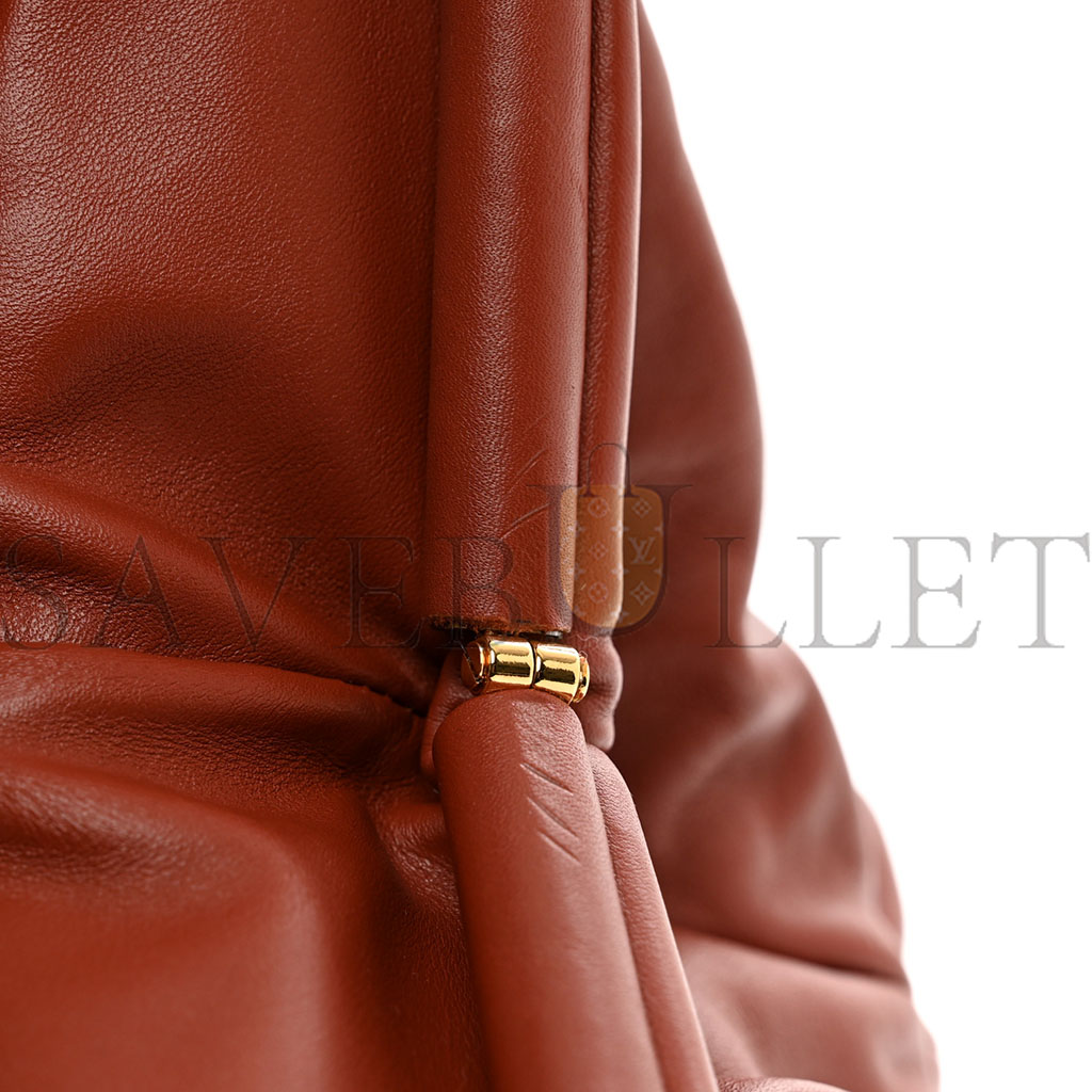 bo*te*ga Ve*ne*ta smooth butter calf the pouch oversized clutch rust (38*17*8cm)