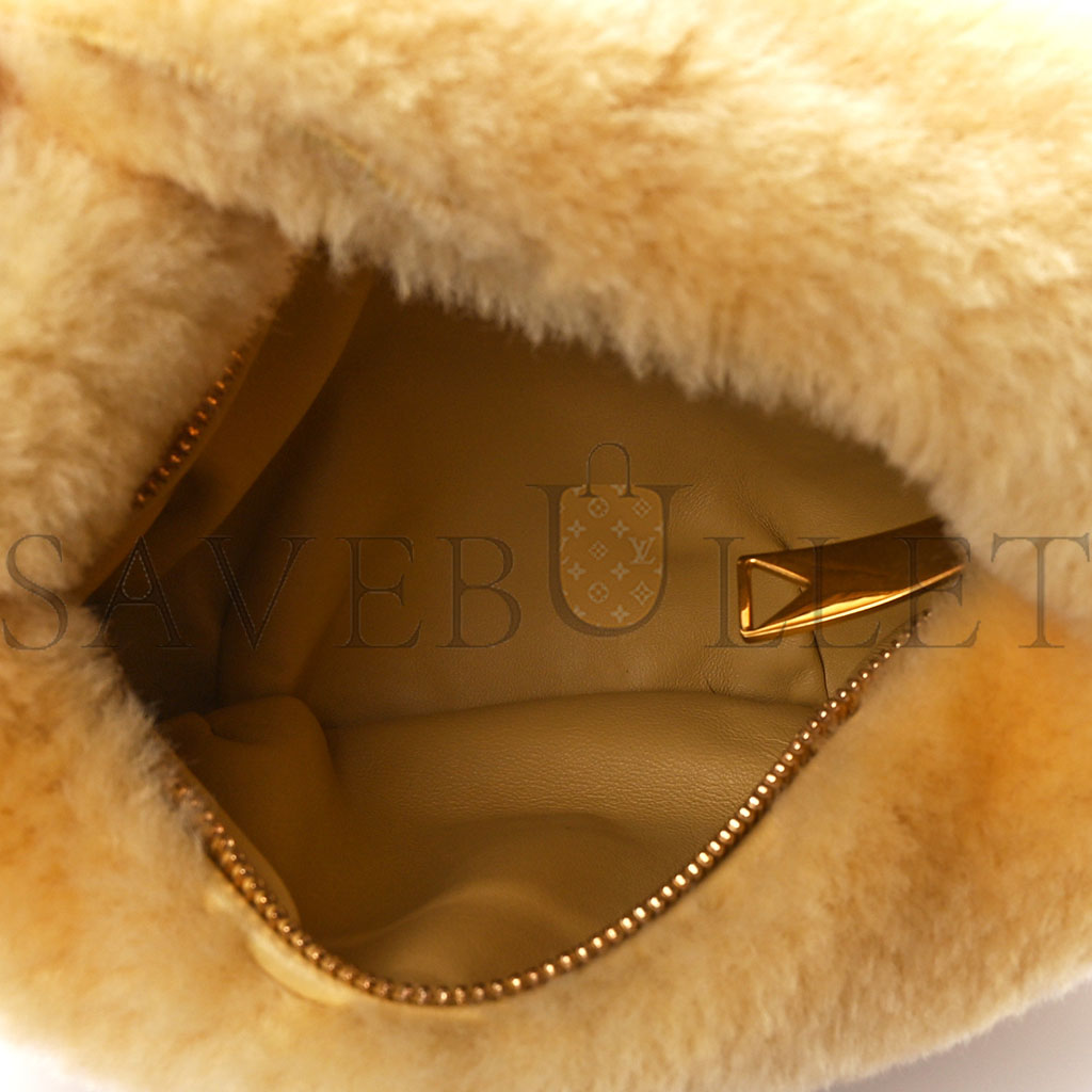 bo*te*ga Ve*ne*ta shearling lambskin mini jodie teddy (27*14*8cm)