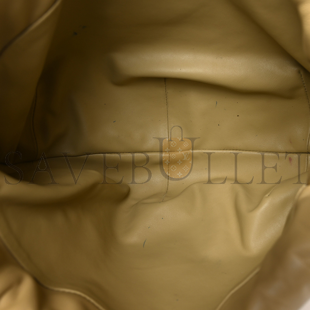 bo*te*ga Ve*ne*ta nappa the bulb shoulder clutch tapioca (38*17*9cm)