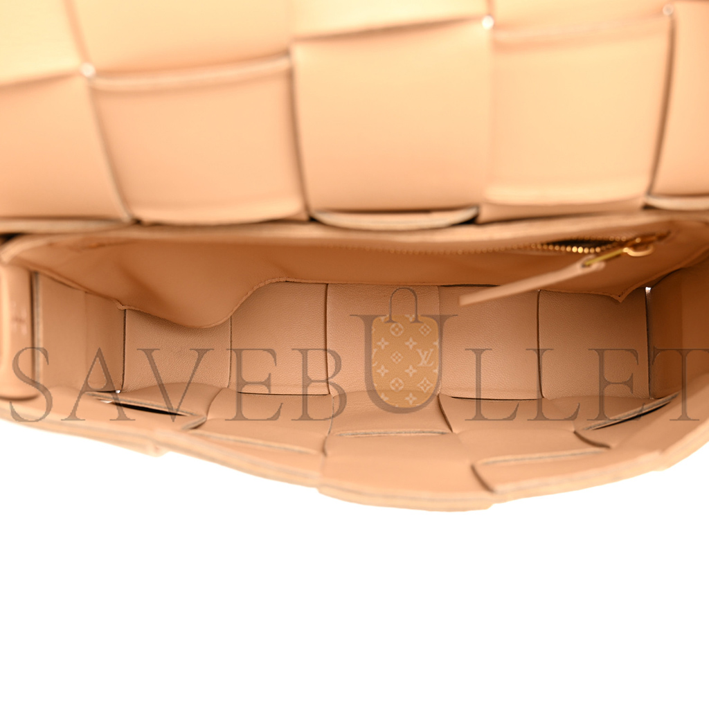 bo*te*ga Ve*ne*ta lambskin maxi intrecciato cassette crossbody bag porridge (23*15*5.5cm)