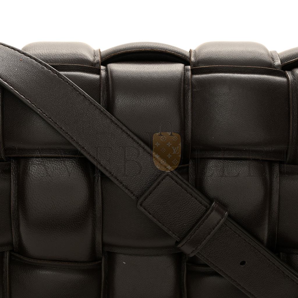 bo*te*ga Ve*ne*ta nappa maxi intrecciato padded cassette crossbody bag fondente (26*18*8cm)