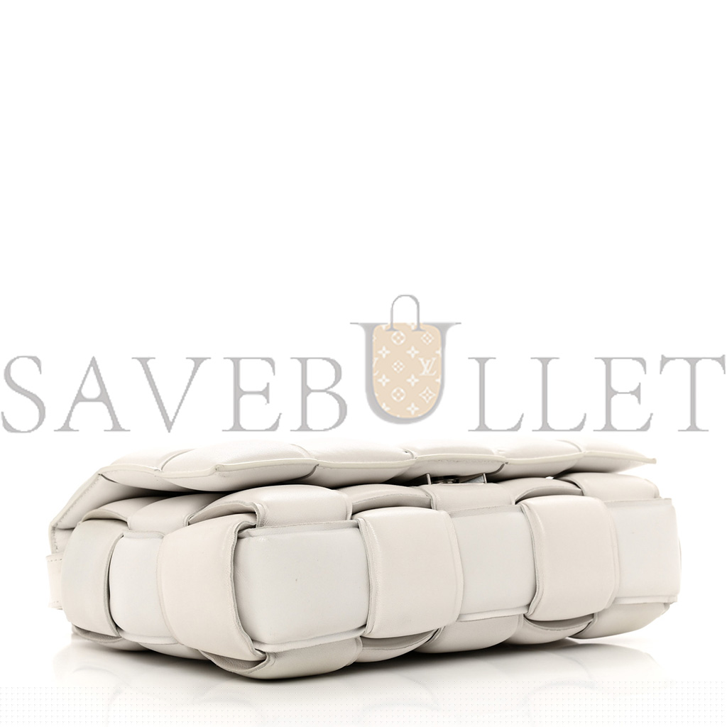 bo*te*ga Ve*ne*ta nappa maxi intreccio padded cassette crossbody bag chalk (26*18*8cm)