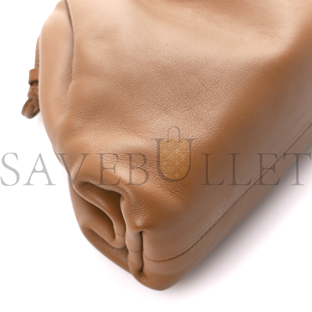 bo*te*ga Ve*ne*ta butter calfskin the mini pouch camel (20*13*6cm)