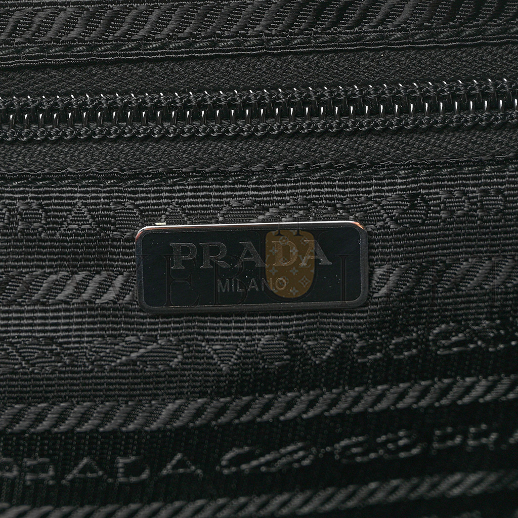 Pra*a re-nylon saffiano pouch wristlet black (25*13*11cm)