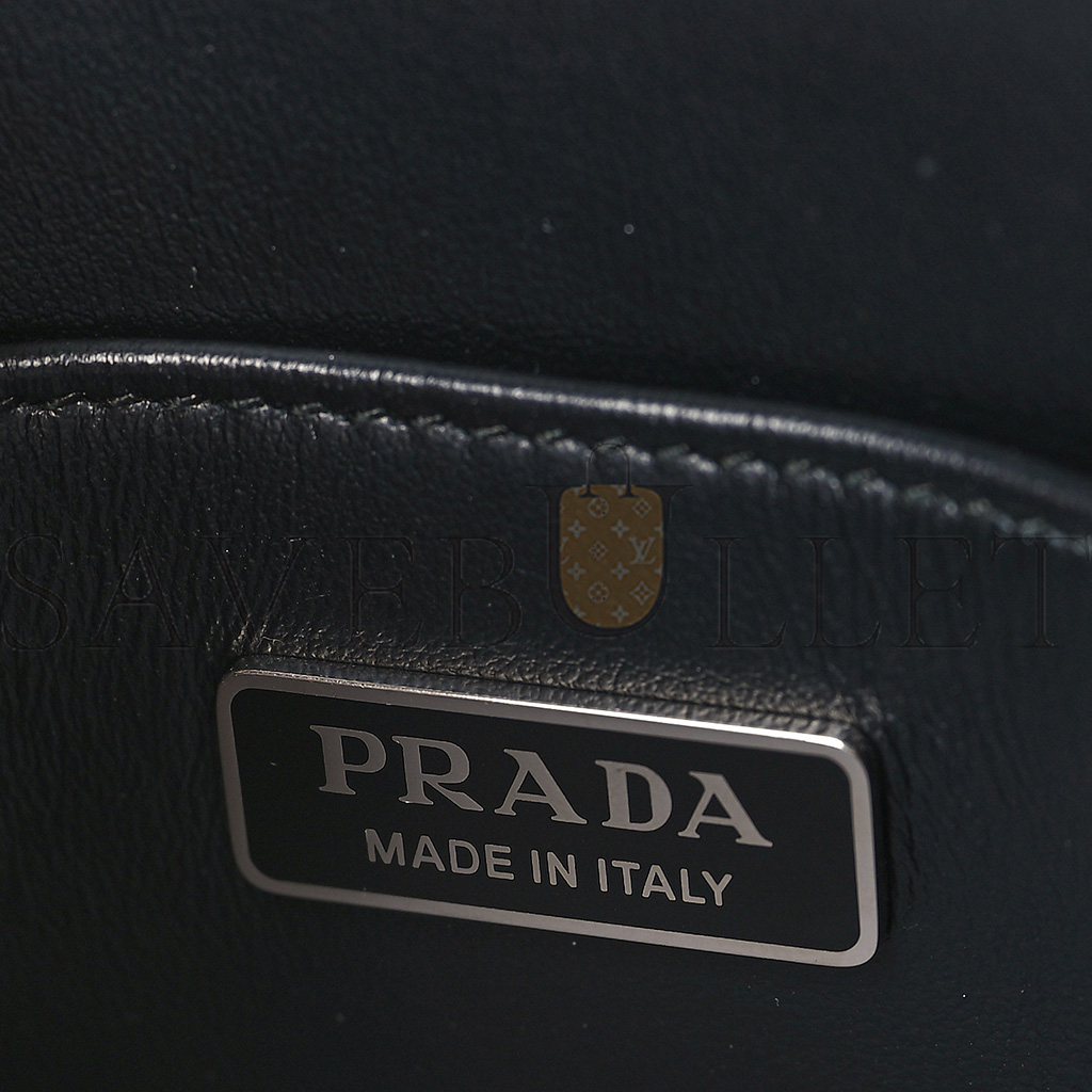 Pra*a soft calfskin small shoulder bag black (19*17*6cm)