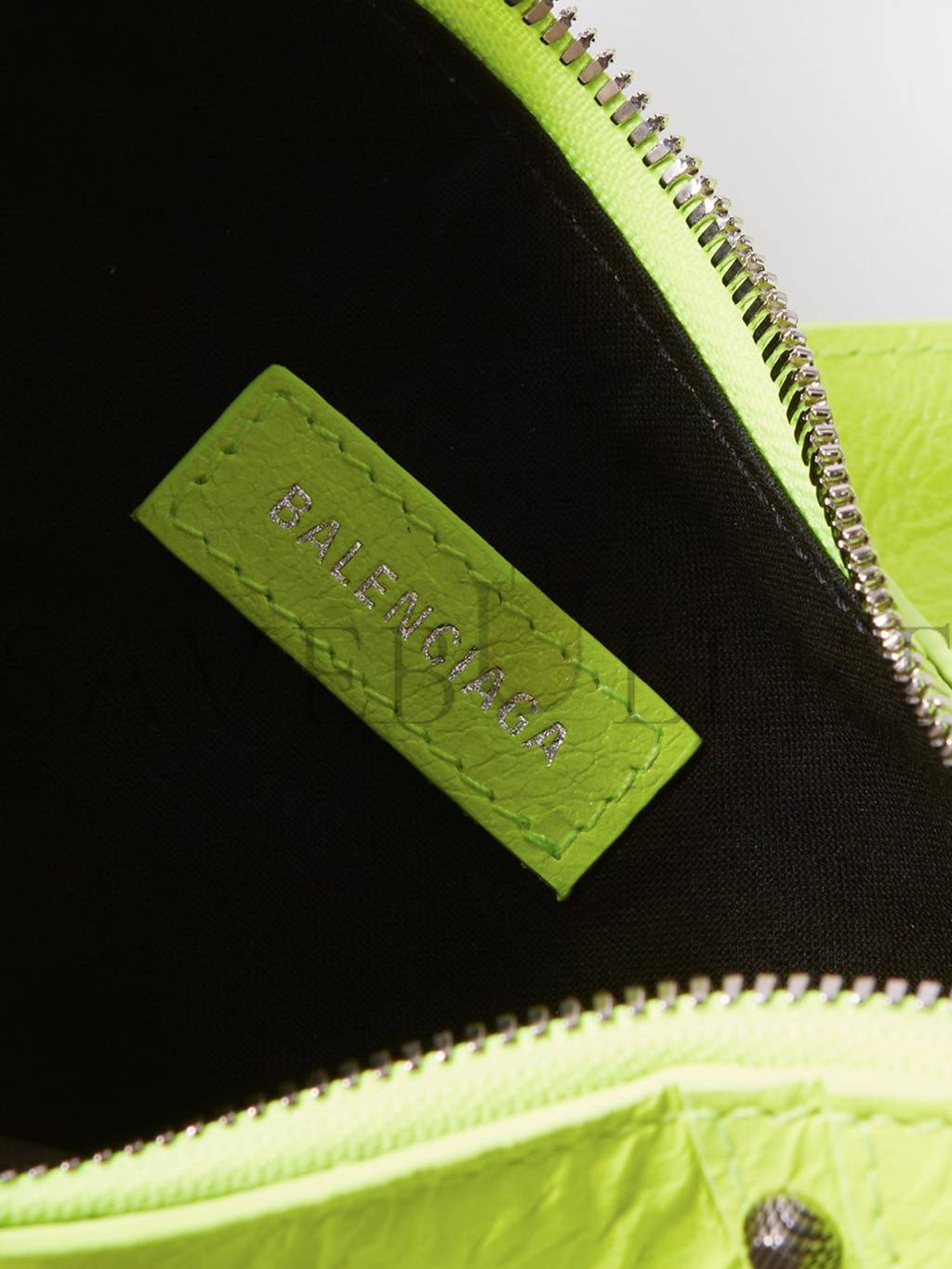 Ba*len*cia*ga green le cagole xs leather shoulder bag matchesfashion us (25.6*11.4*7.3cm)