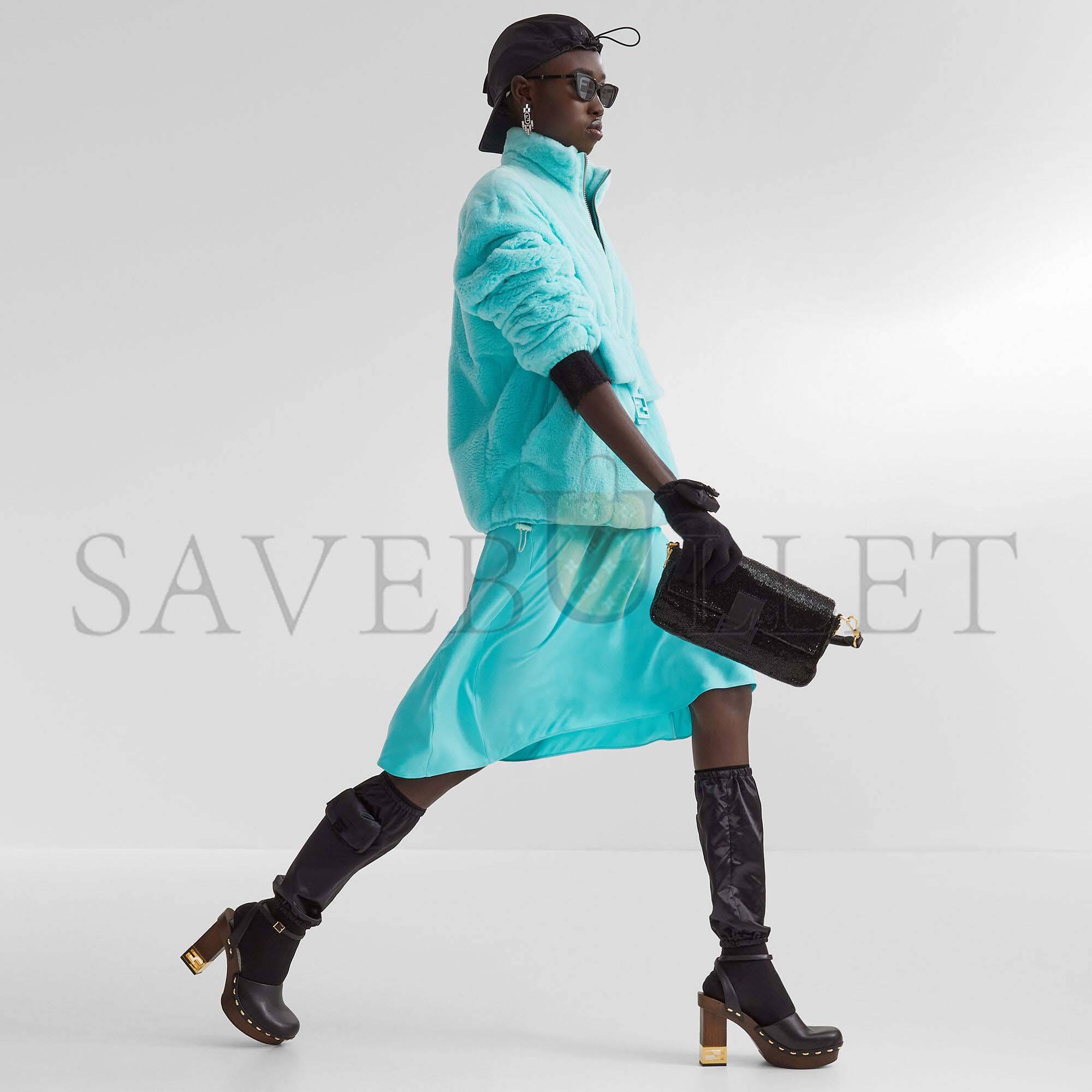 F**di baguette - re-edition bag in black beads 8br600am2lf0kur (27*15*6cm)