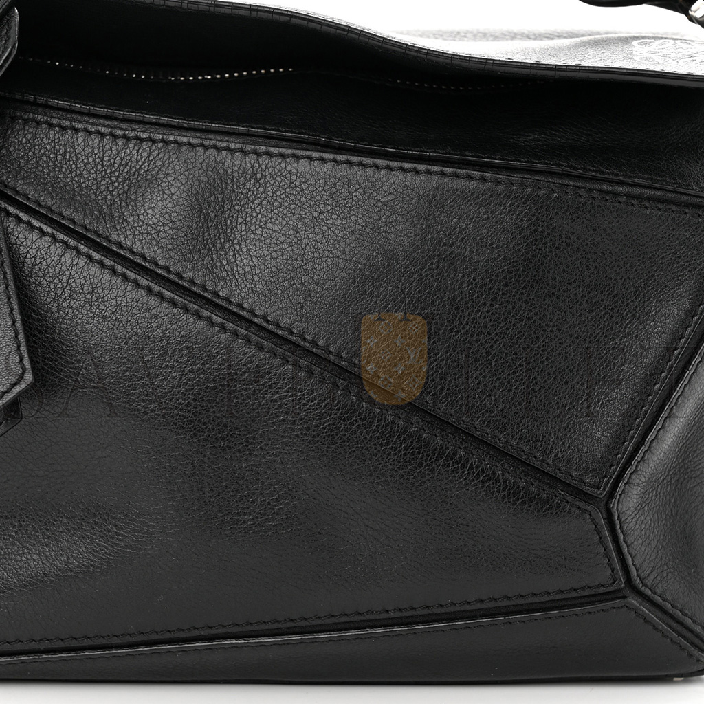 l*ew* calfskin small puzzle bag black (24*16.5*10.5cm)