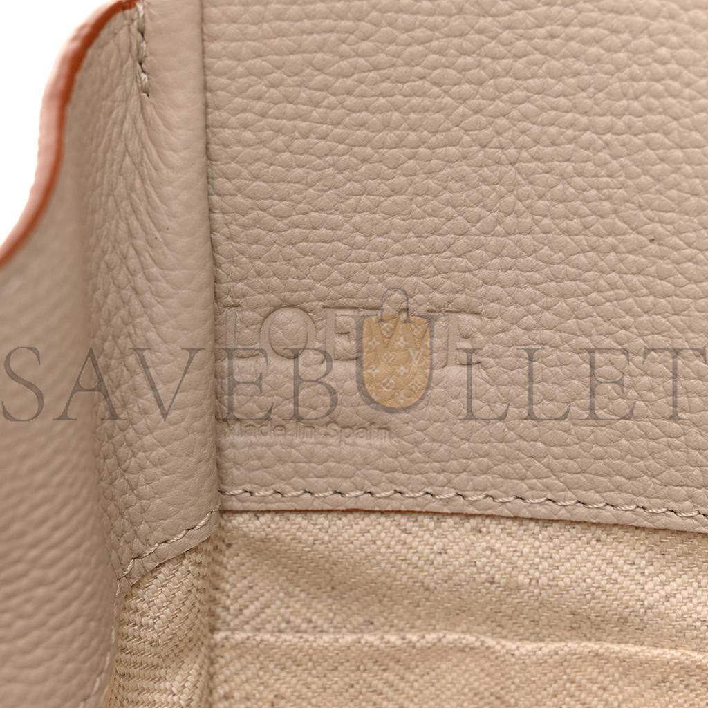 l*ew* pebble grain calfskin mini hammock shoulder bag light ghost (19*17*11cm)