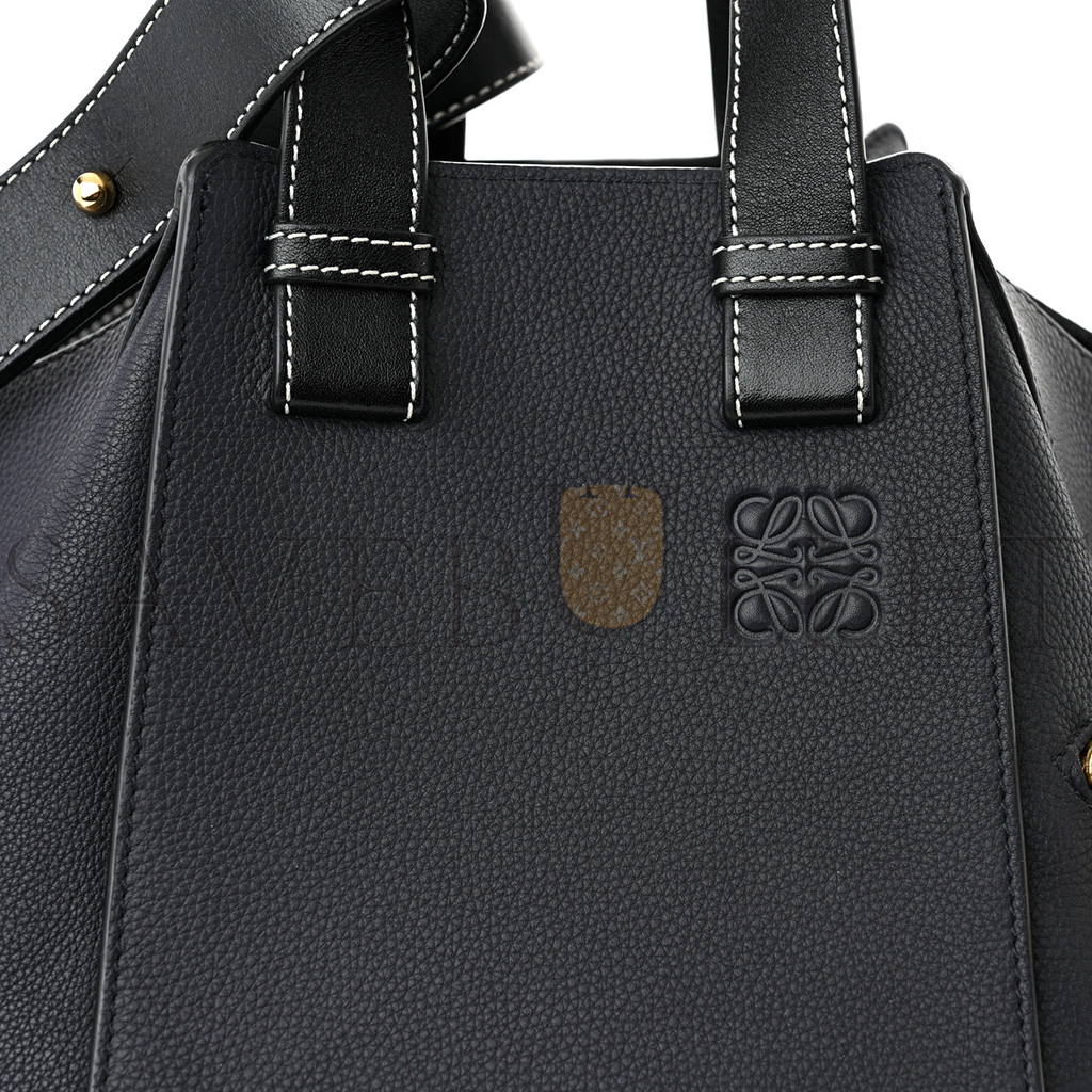 l*ew* calfskin medium hammock shoulder bag black (33*31*17cm)