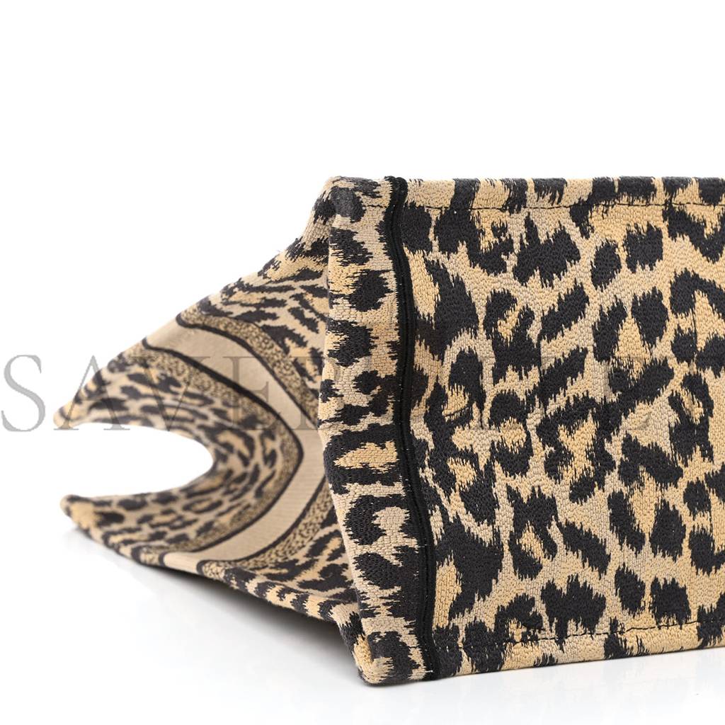 D*or canvas mizza embroidered large leopard book tote beige (42*33*15.2cm)