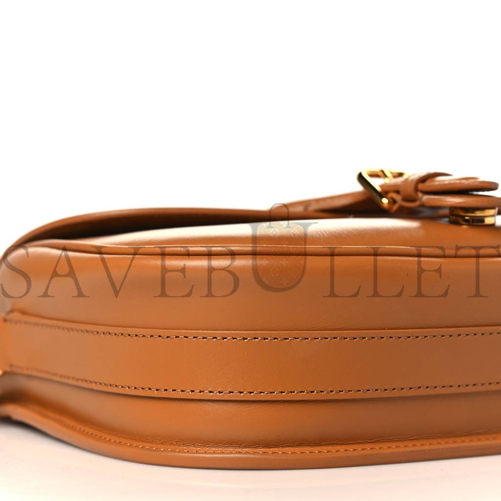 D*or box calfskin medium bobby flap camel (22*17*6.4cm)