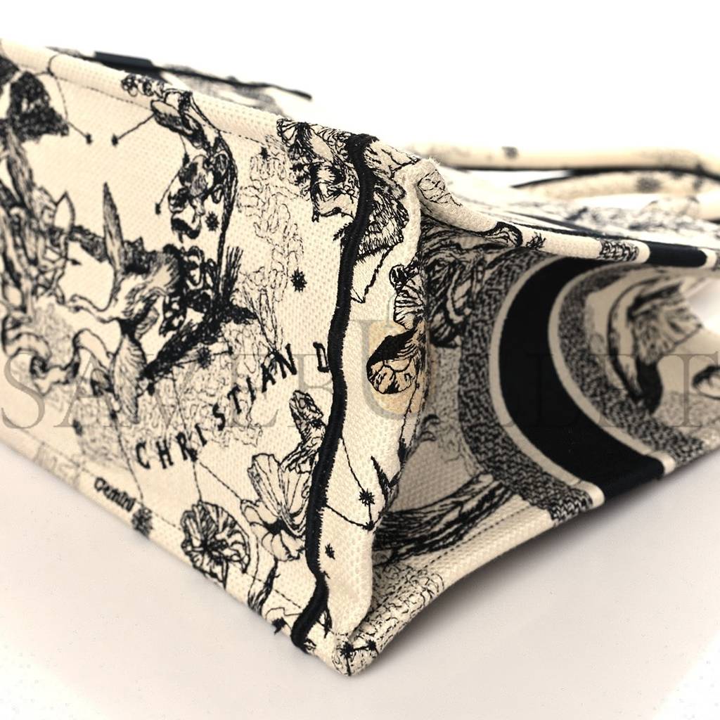 D*or canvas zodiac toile de jouy embroidered medium book latte (36*27*17.1cm)