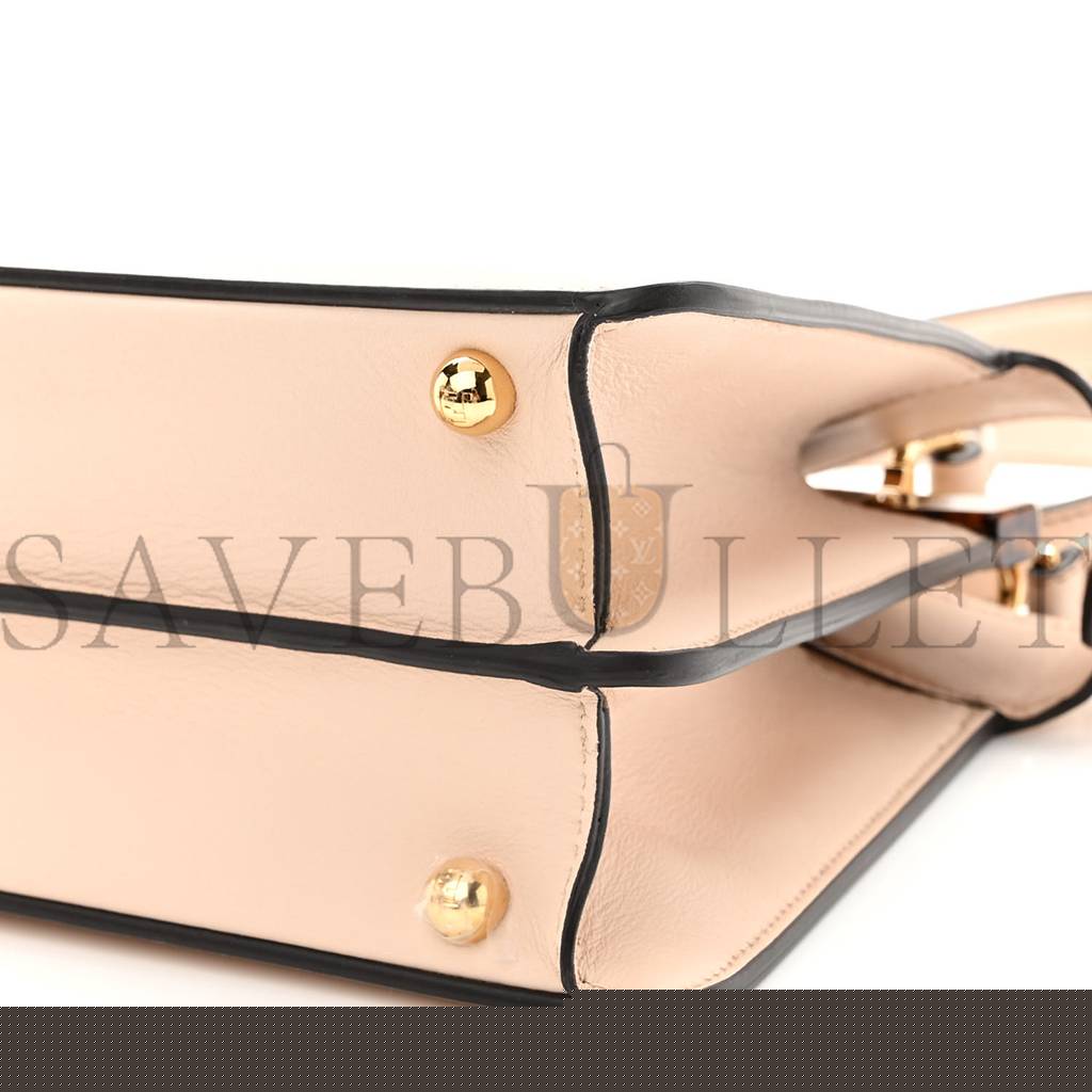 F**di vitello seta shiny nappa plexiglass small peekaboo i see u satchel poudre (27*20*10cm)