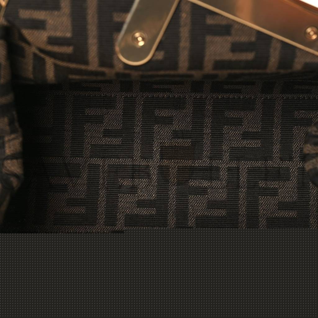 F**di shiny nappa small F**di first poudre (22*18*10cm)