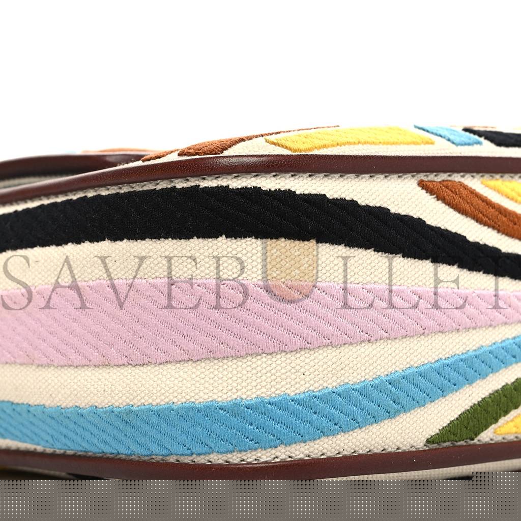 F**di x sara coleman canvas vitello king seta ff fish eye embroidered baguette grezzo multicolor ghianda (28*15*8cm)